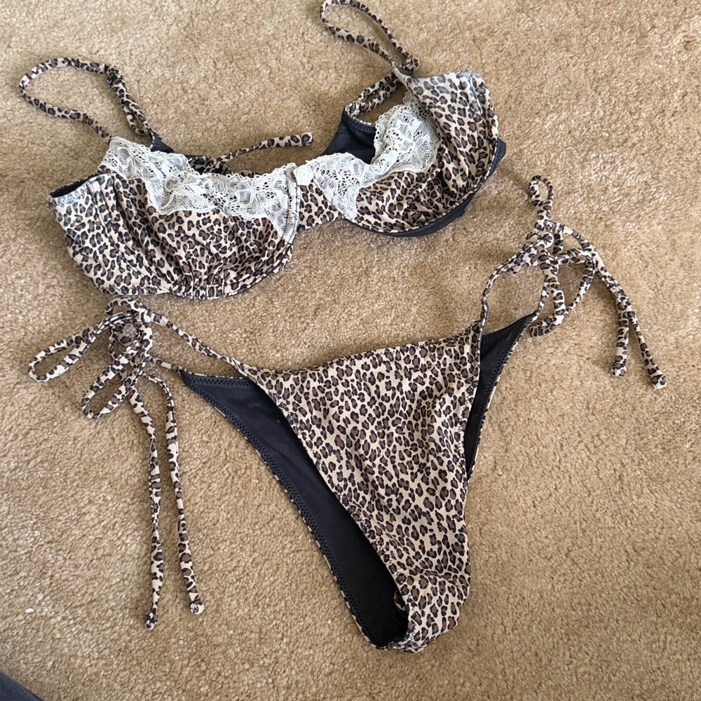 SET TOP AND BOTTOM SOLD OUT FRANKIES BIKINIS BABY LEOPARD LACE CHEETAH BIKINI